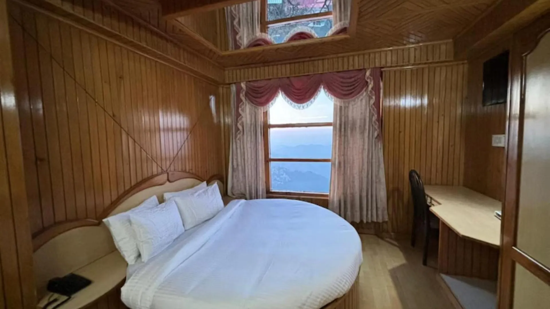 Hotel A-M-A-R Shimla 3*,